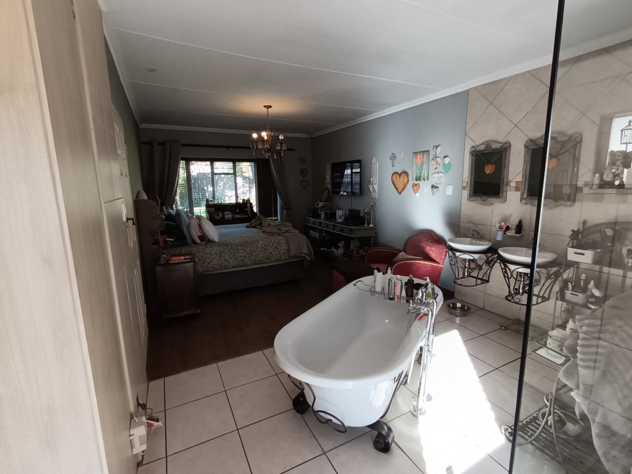 4 Bedroom Property for Sale in Allen Grove Gauteng