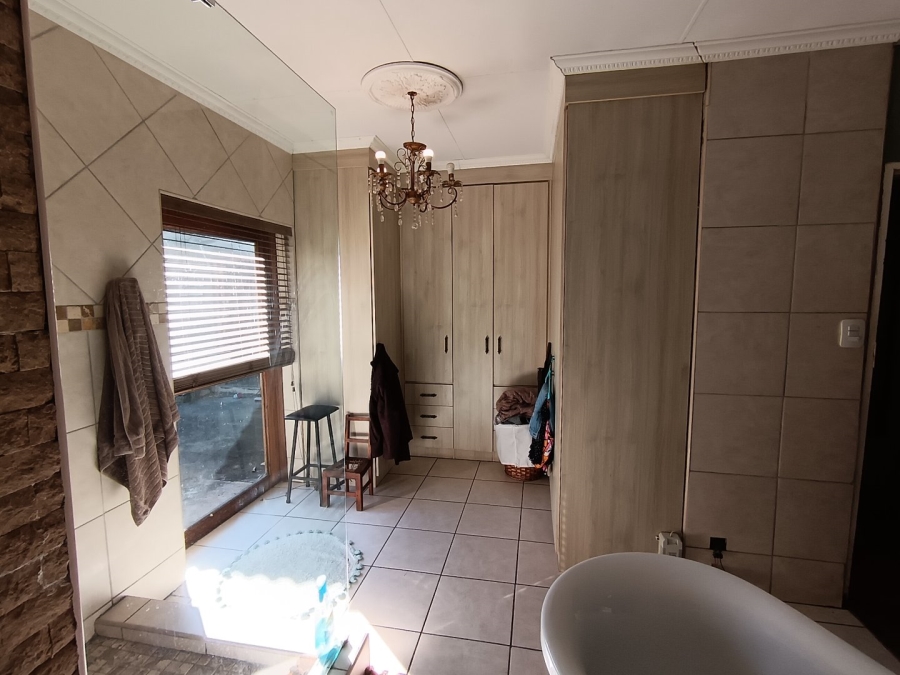4 Bedroom Property for Sale in Allen Grove Gauteng