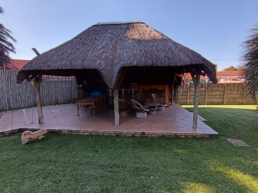 4 Bedroom Property for Sale in Allen Grove Gauteng
