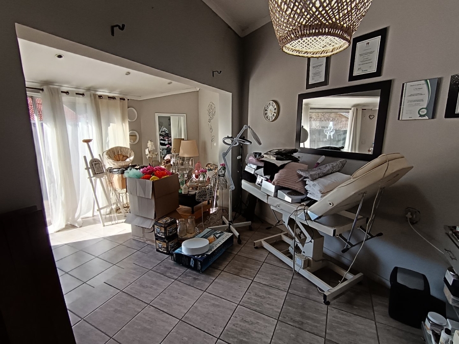 4 Bedroom Property for Sale in Allen Grove Gauteng