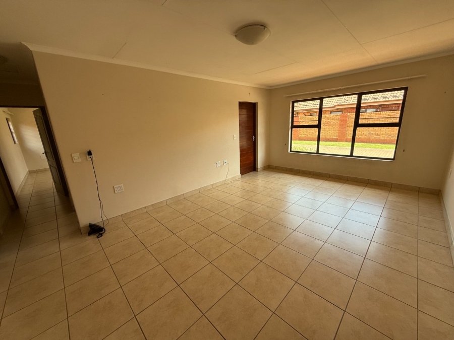 To Let 2 Bedroom Property for Rent in Eldoraigne Gauteng