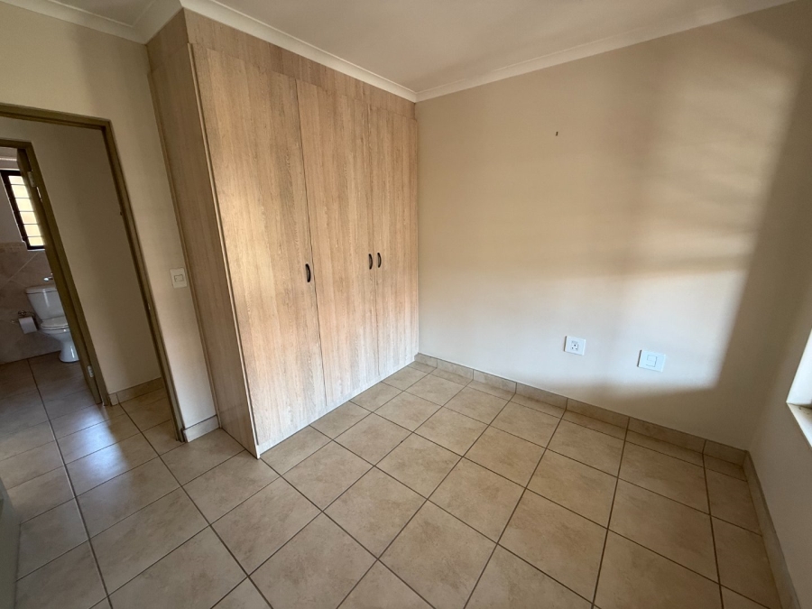 To Let 2 Bedroom Property for Rent in Eldoraigne Gauteng
