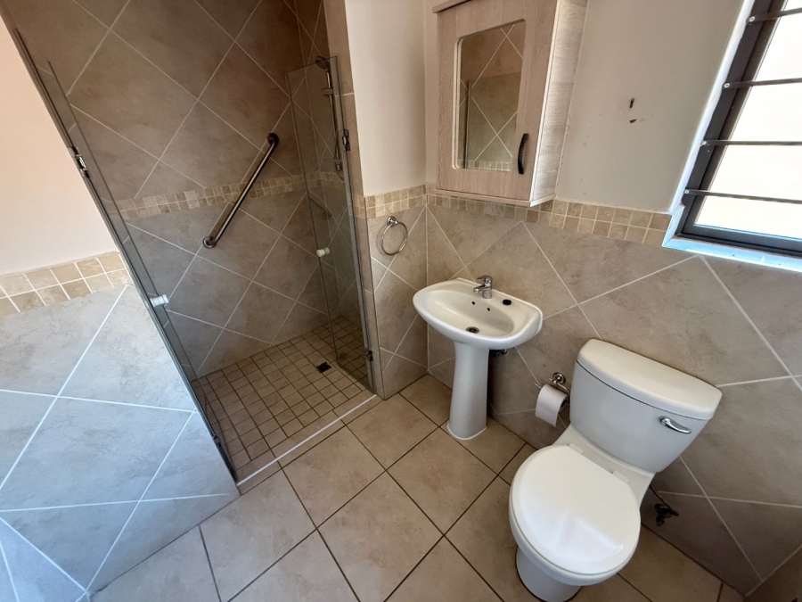 To Let 2 Bedroom Property for Rent in Eldoraigne Gauteng