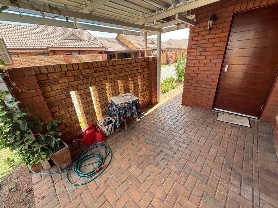 To Let 2 Bedroom Property for Rent in Eldoraigne Gauteng