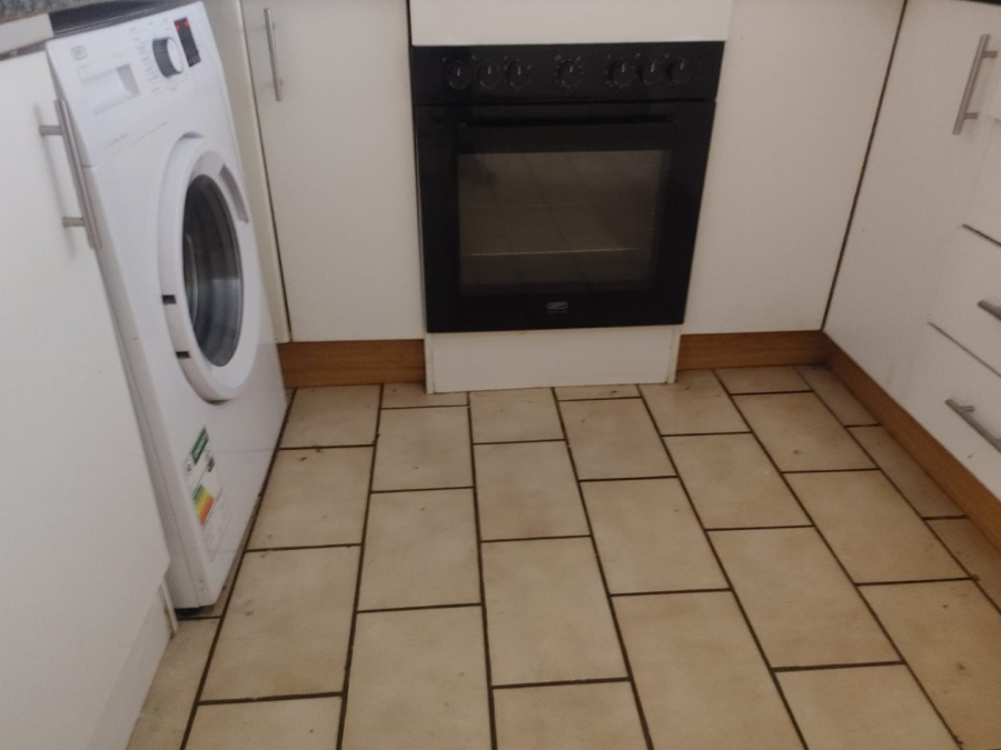 2 Bedroom Property for Sale in Helderkruin Gauteng