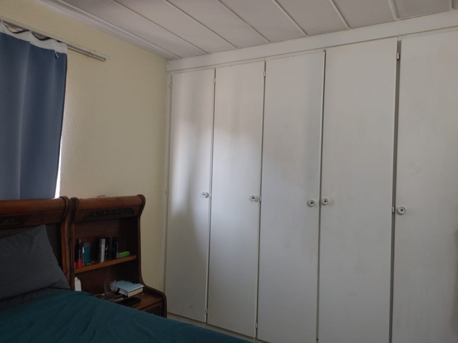 2 Bedroom Property for Sale in Helderkruin Gauteng