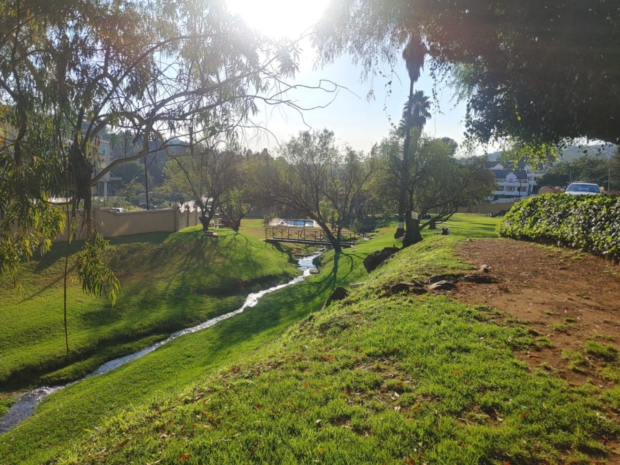 2 Bedroom Property for Sale in Helderkruin Gauteng