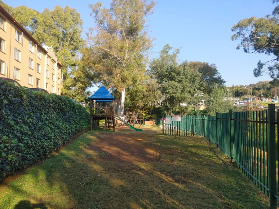 2 Bedroom Property for Sale in Helderkruin Gauteng