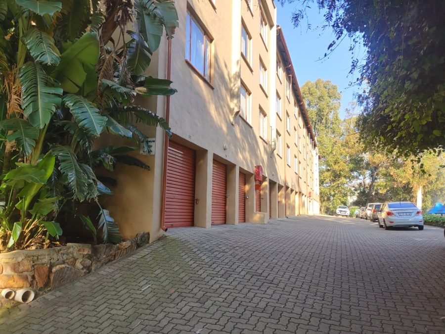 2 Bedroom Property for Sale in Helderkruin Gauteng