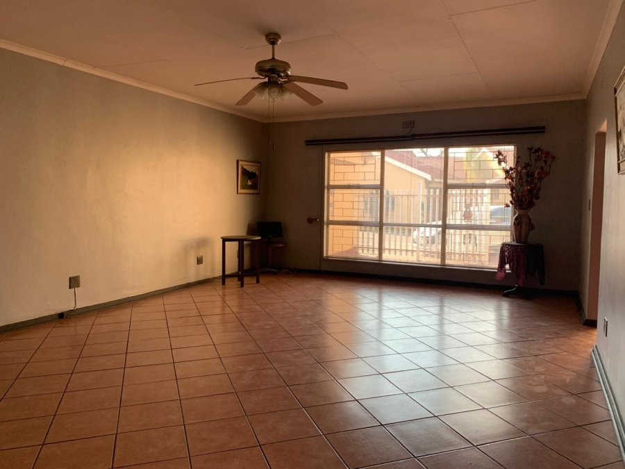 2 Bedroom Property for Sale in Vanderbijlpark CW 3 Gauteng