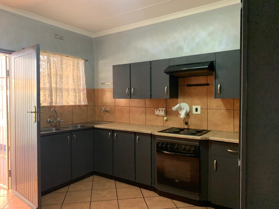 2 Bedroom Property for Sale in Vanderbijlpark CW 3 Gauteng