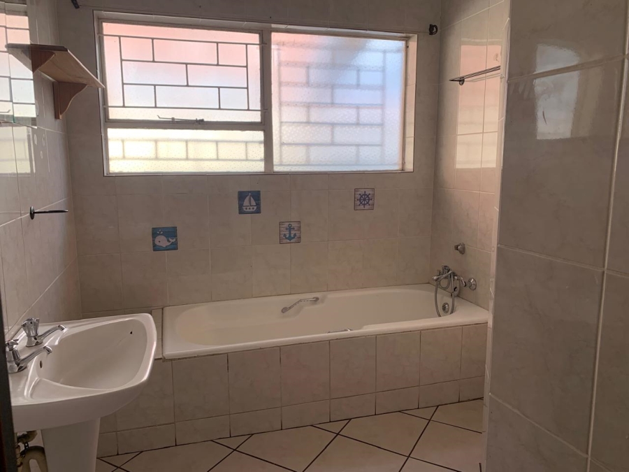 2 Bedroom Property for Sale in Vanderbijlpark CW 3 Gauteng