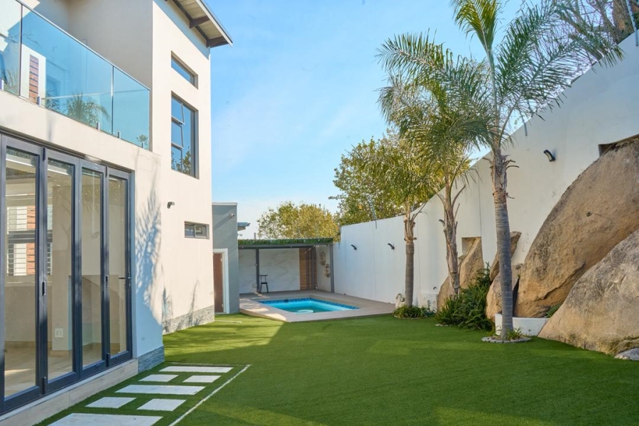 To Let 4 Bedroom Property for Rent in Fourways Gauteng