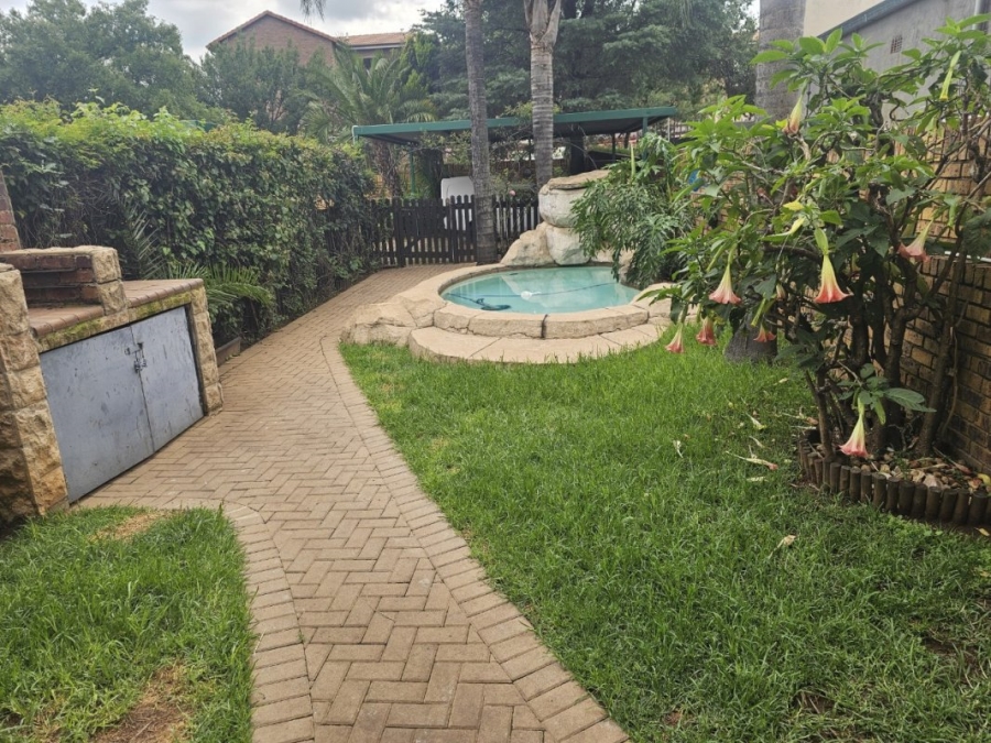 3 Bedroom Property for Sale in Edenvale Central Gauteng