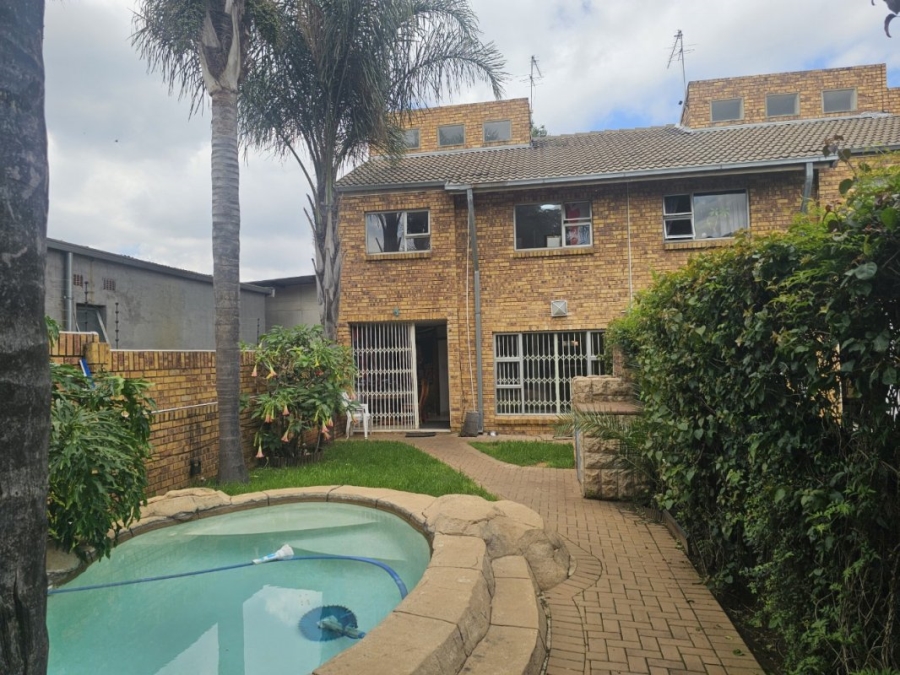 3 Bedroom Property for Sale in Edenvale Central Gauteng