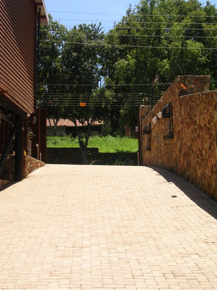 2 Bedroom Property for Sale in Vaaloewer Gauteng
