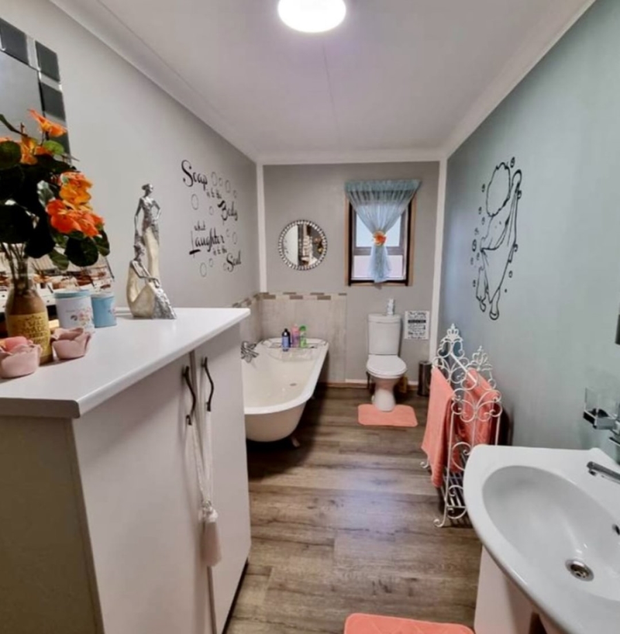 2 Bedroom Property for Sale in Vaaloewer Gauteng