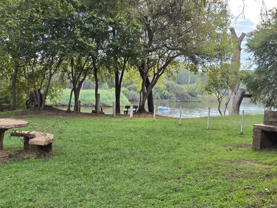 Commercial Property for Sale in Vaaloewer Gauteng
