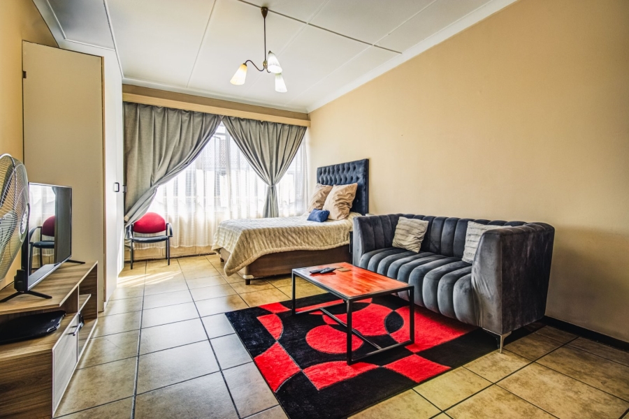 1 Bedroom Property for Sale in Rhodesfield Gauteng