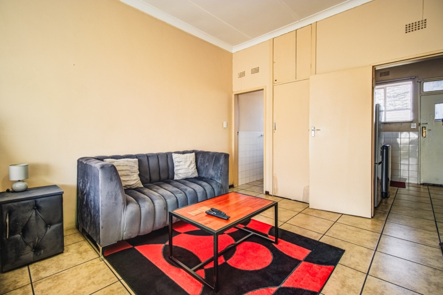 1 Bedroom Property for Sale in Rhodesfield Gauteng