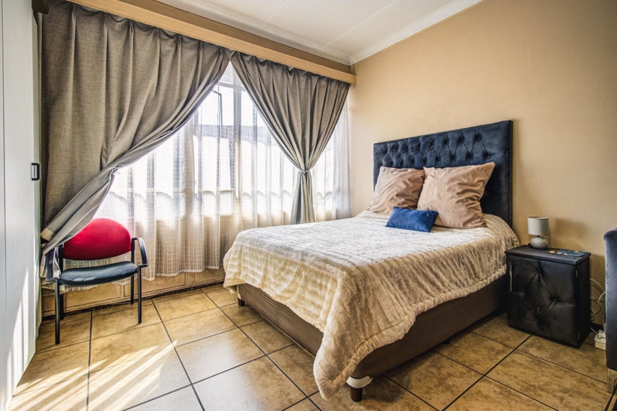 1 Bedroom Property for Sale in Rhodesfield Gauteng