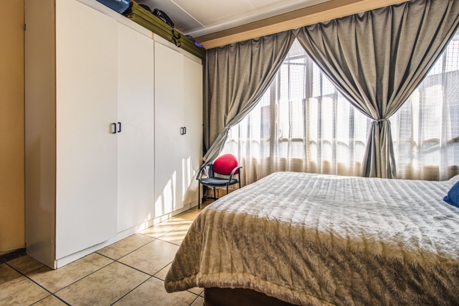 1 Bedroom Property for Sale in Rhodesfield Gauteng