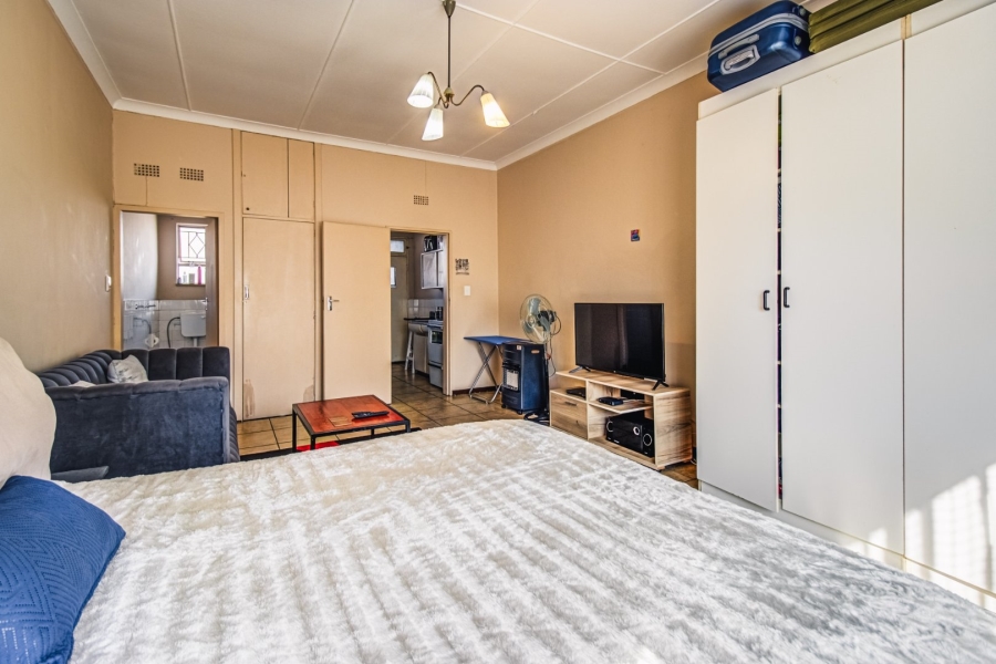 1 Bedroom Property for Sale in Rhodesfield Gauteng