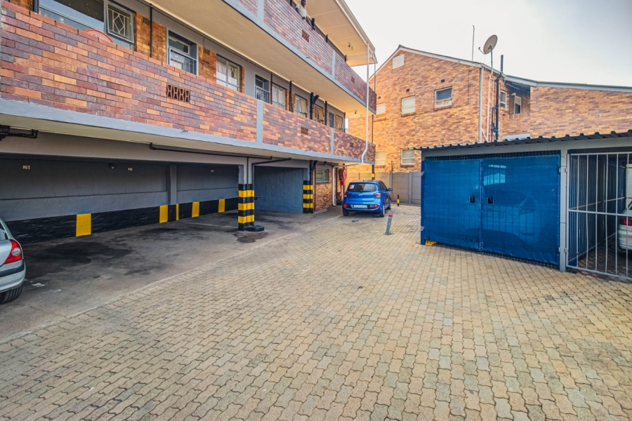 1 Bedroom Property for Sale in Rhodesfield Gauteng