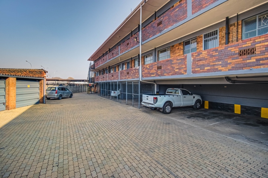1 Bedroom Property for Sale in Rhodesfield Gauteng