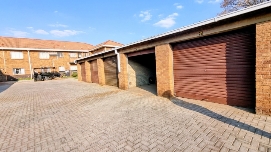 2 Bedroom Property for Sale in Three Rivers Gauteng