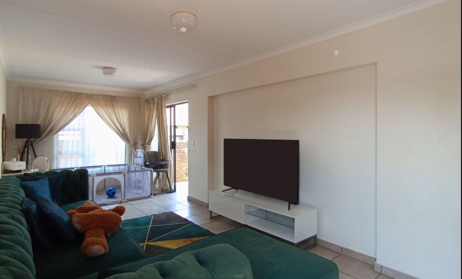 4 Bedroom Property for Sale in Blue Valley Golf Estate Gauteng