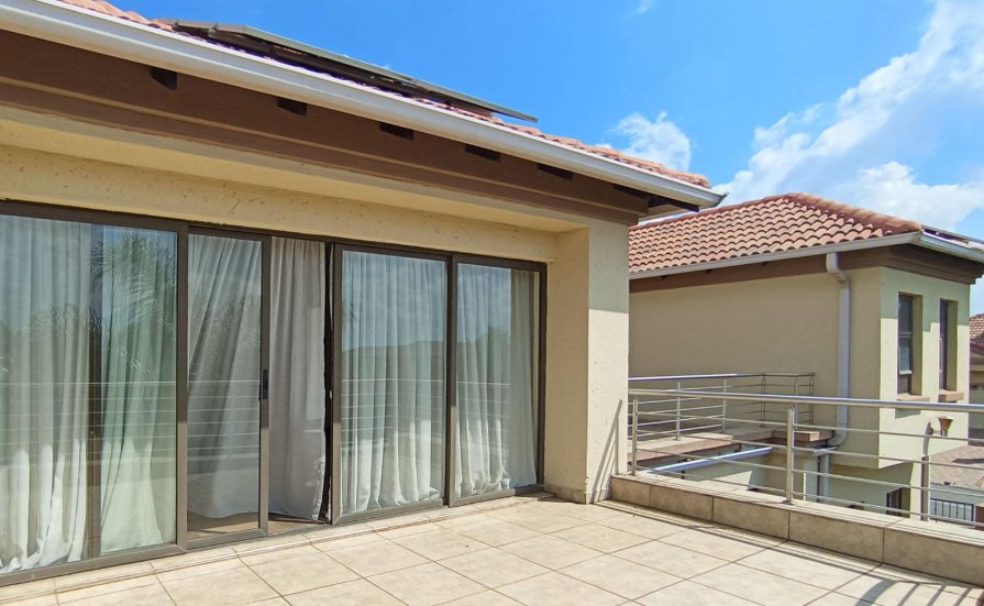 4 Bedroom Property for Sale in Blue Valley Golf Estate Gauteng