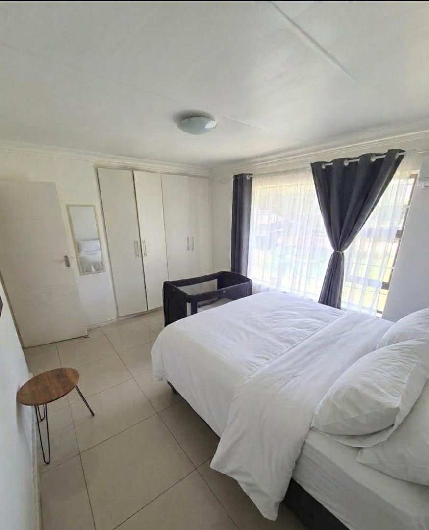 4 Bedroom Property for Sale in Vorna Valley Gauteng