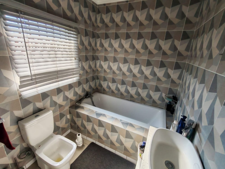 4 Bedroom Property for Sale in Soshanguve KK Gauteng