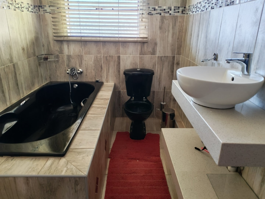 4 Bedroom Property for Sale in Soshanguve KK Gauteng