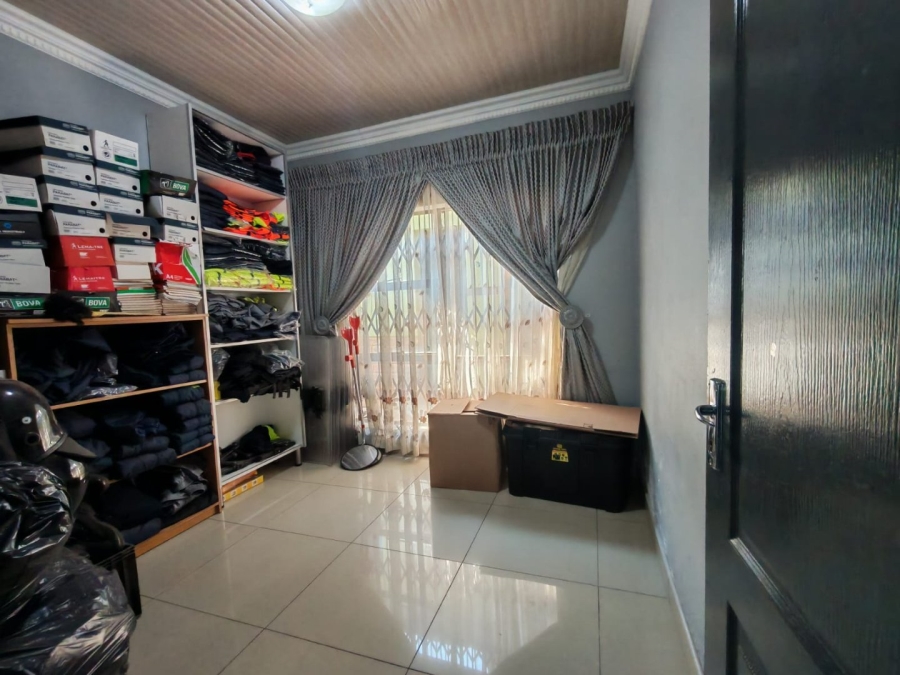 4 Bedroom Property for Sale in Soshanguve KK Gauteng