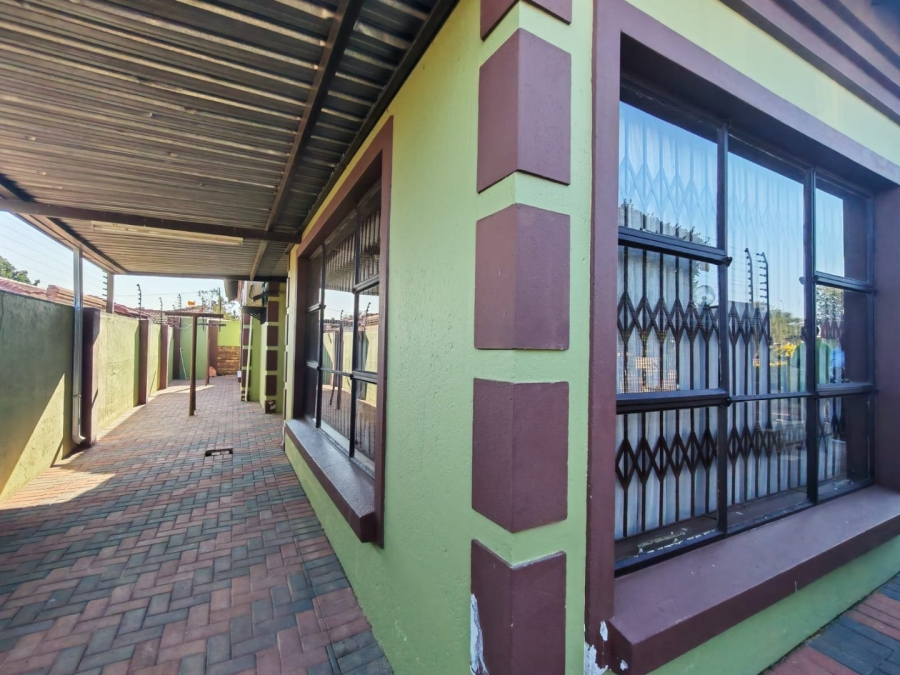 4 Bedroom Property for Sale in Soshanguve KK Gauteng