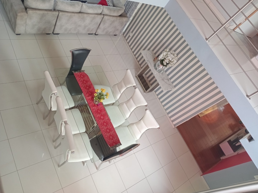 4 Bedroom Property for Sale in Heuwelsig Estate Gauteng