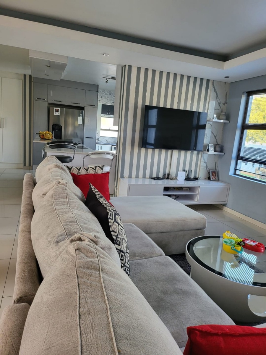 4 Bedroom Property for Sale in Heuwelsig Estate Gauteng