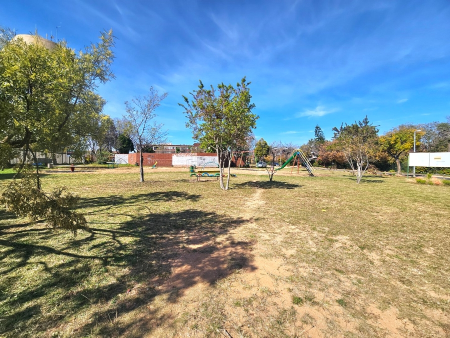 2 Bedroom Property for Sale in Kensington B Gauteng