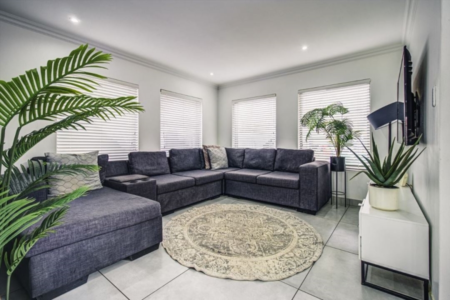 3 Bedroom Property for Sale in Glen Marais Gauteng