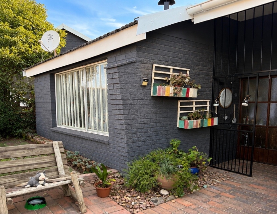 5 Bedroom Property for Sale in Libradene Gauteng