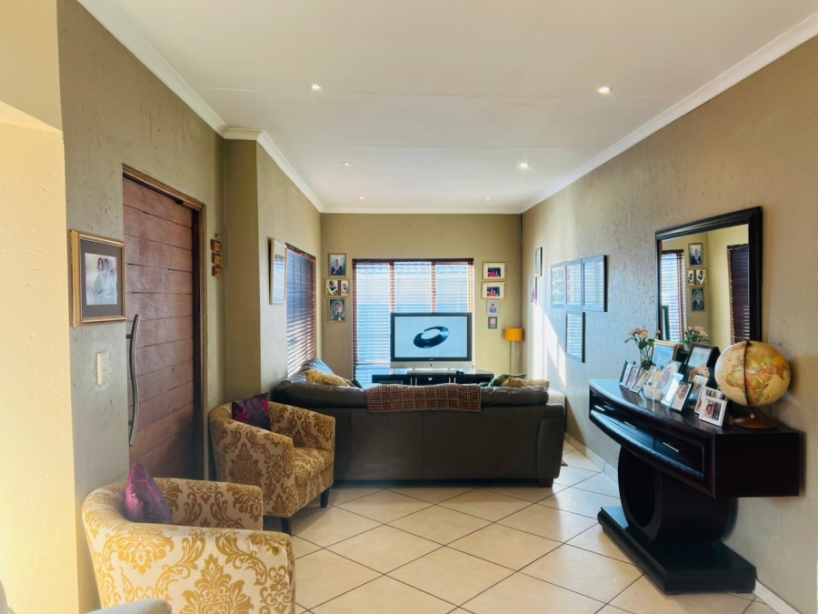 3 Bedroom Property for Sale in Greenstone Hill Gauteng