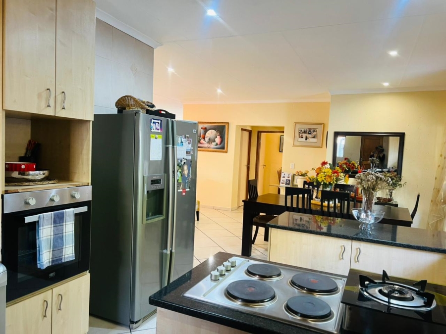 3 Bedroom Property for Sale in Greenstone Hill Gauteng