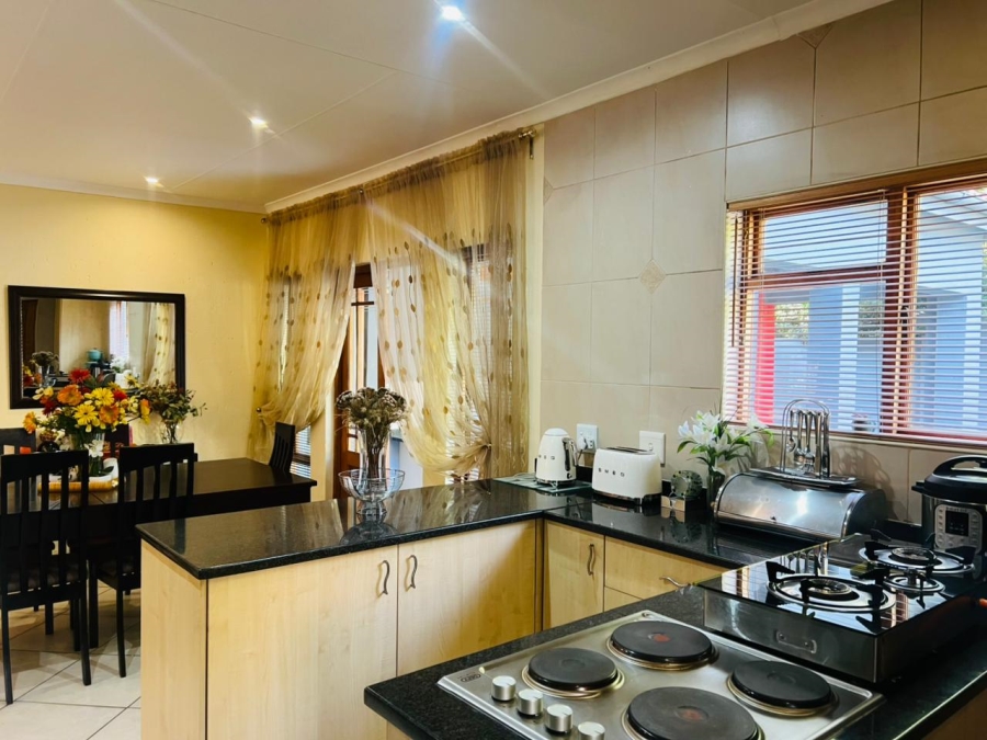 3 Bedroom Property for Sale in Greenstone Hill Gauteng
