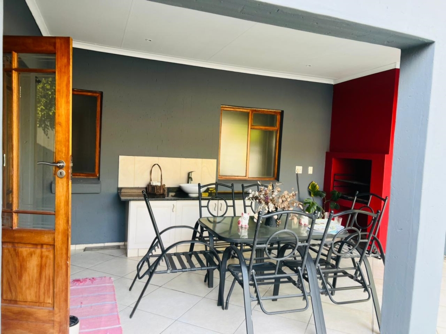 3 Bedroom Property for Sale in Greenstone Hill Gauteng