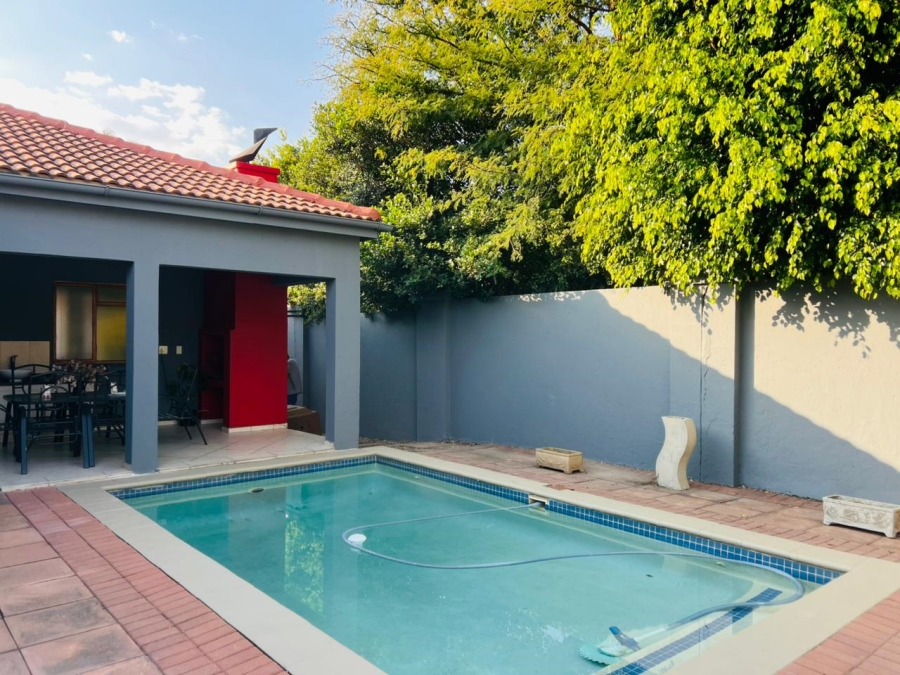 3 Bedroom Property for Sale in Greenstone Hill Gauteng