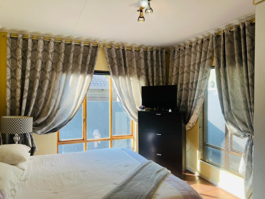 3 Bedroom Property for Sale in Greenstone Hill Gauteng