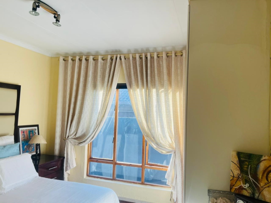 3 Bedroom Property for Sale in Greenstone Hill Gauteng