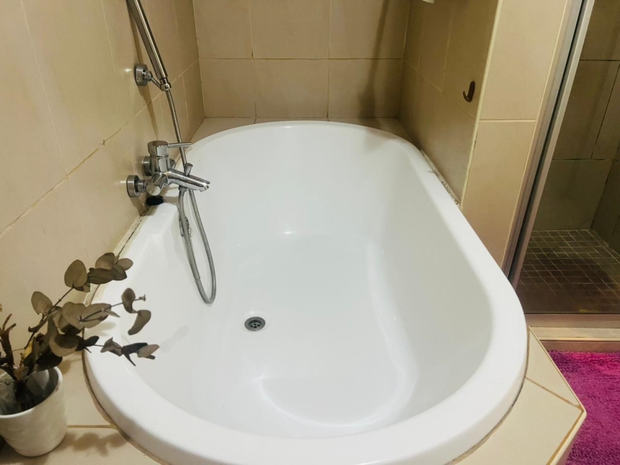 3 Bedroom Property for Sale in Greenstone Hill Gauteng